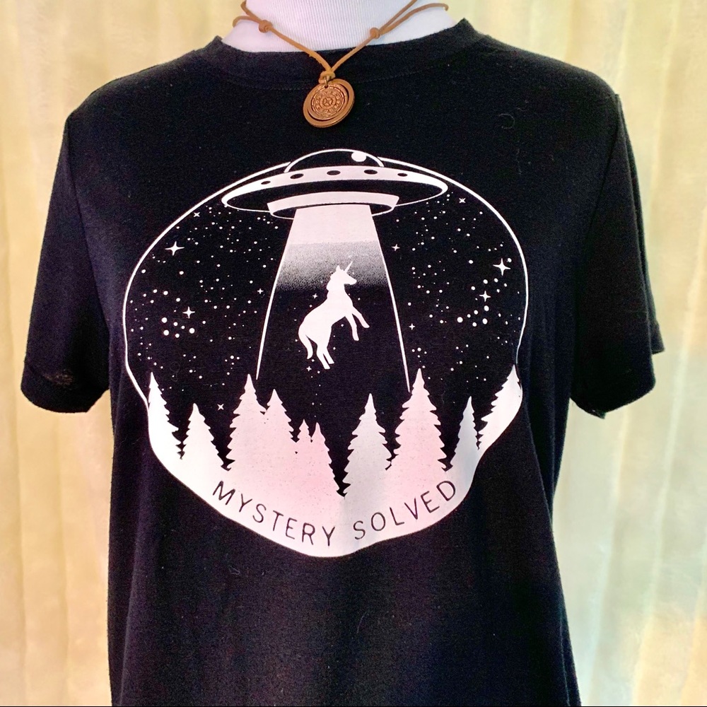 Spaceship graphic tee